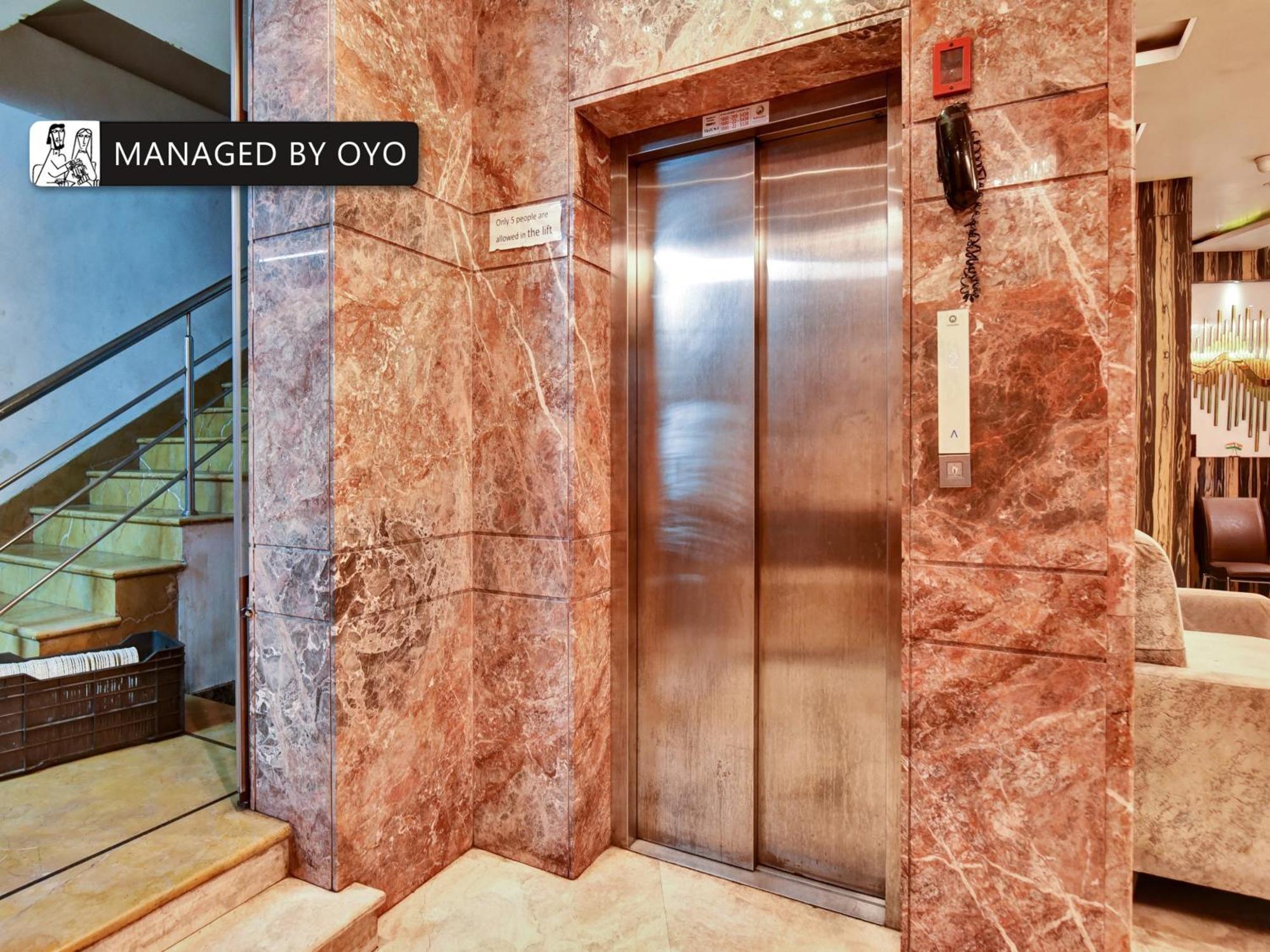 Hotel Acme Калькутта Экстерьер фото