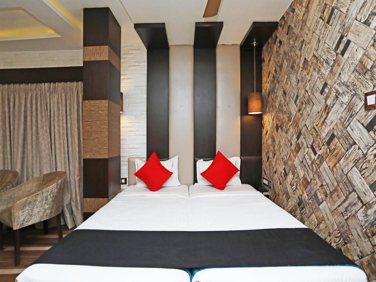 Hotel Acme Калькутта Экстерьер фото