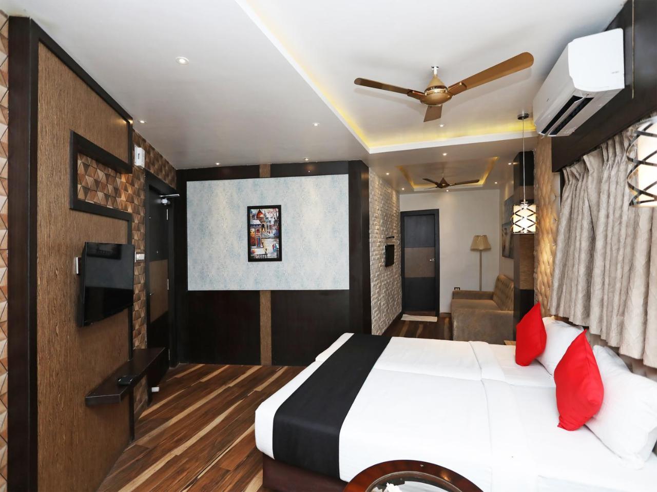 Hotel Acme Калькутта Экстерьер фото